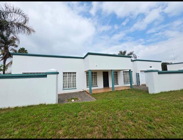 3 BEDROOM TOWNHOUSE FOR SALE IN HECTORTON